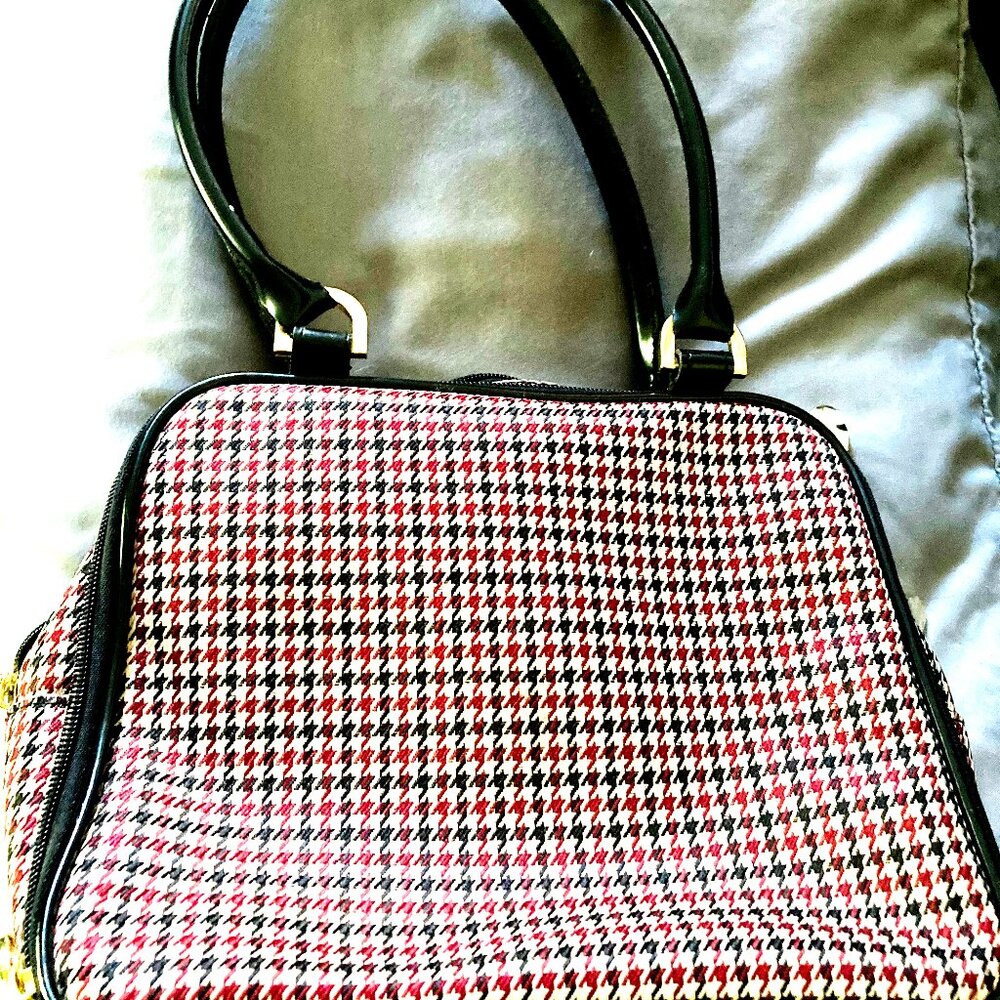 Kathy Ireland Black and Red Checked Purse Bag 11"x9"